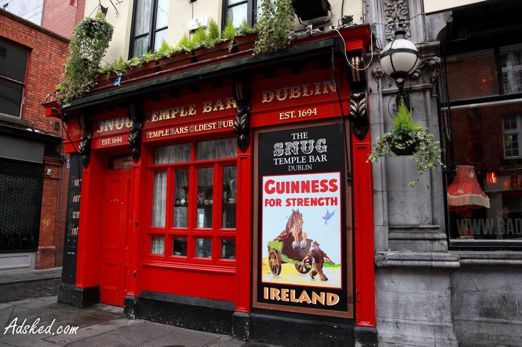 pub rouge en irlande