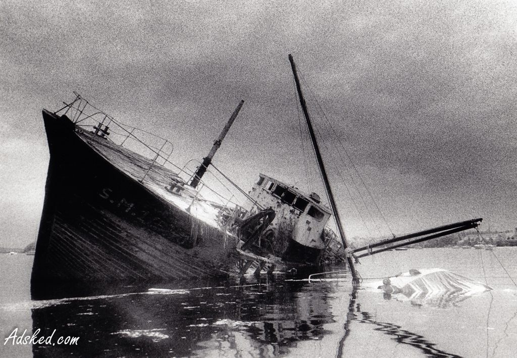 épave de bateau à l'abandon